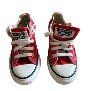 Converse Red Chuck Taylor Alls Star Classic Size 12 Shoe Unisex